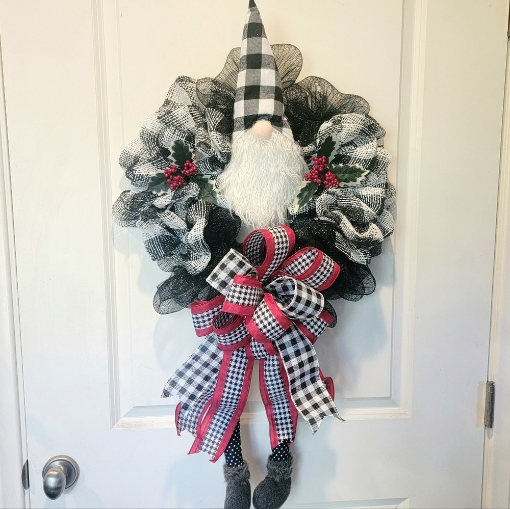 Winter Gnome Wreath Deco Mesh Bow - Picture 2 of 7